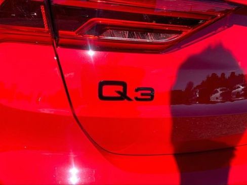 Used 2023 Audi Q3 2.0T Premium Plus w/ Premium Plus Package AWD/4WD image 8
