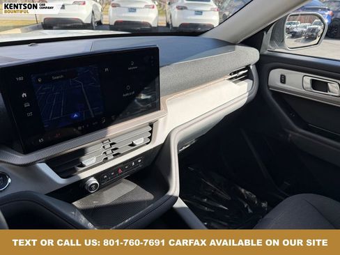 Used 2025 Ford Explorer Active image 21