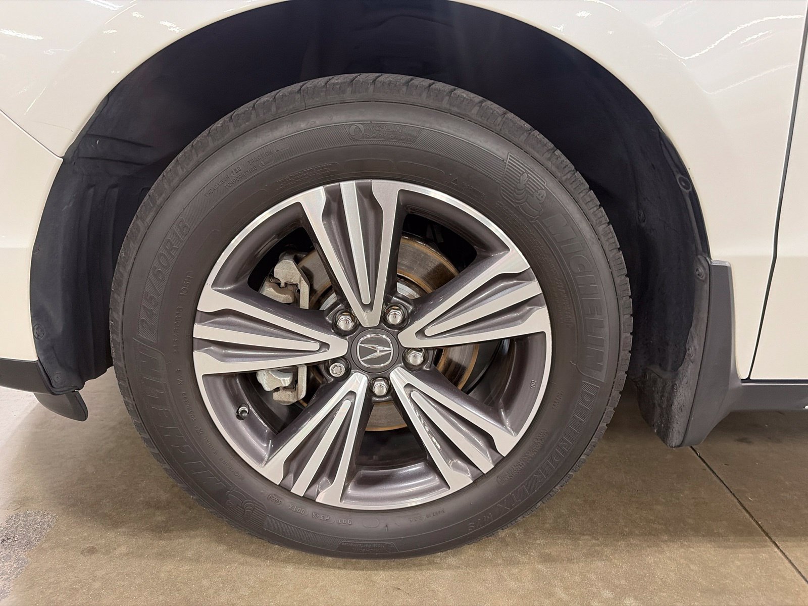 Used 2018 Acura MDX SH-AWD image 17