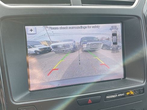 Used 2019 Ford Explorer XLT w/ Equipment Group 202A image 9