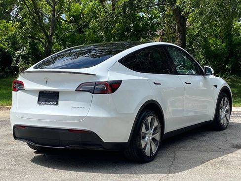 Used 2023 Tesla Model Y AWD image 8
