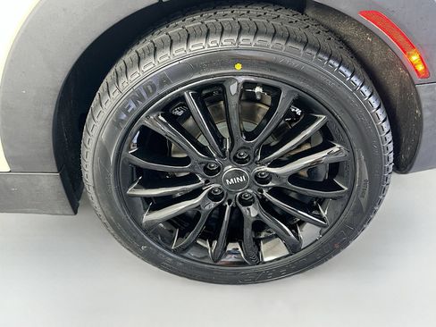 Used 2019 MINI Cooper Clubman FWD image 30