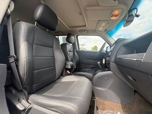 Used 2015 Jeep Patriot High Altitude AWD/4WD image 26