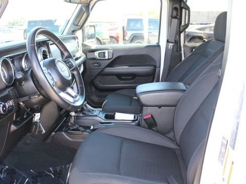 Used 2022 Jeep Wrangler Unlimited Sahara AWD/4WD image 40