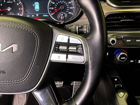 Used 2022 Kia Telluride SX w/ SX Prestige Package image 12