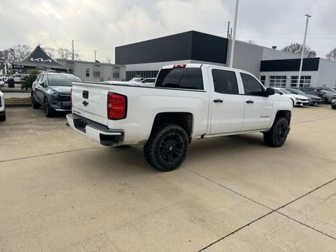 Used 2018 Chevrolet Silverado 1500 Custom w/ Custom Convenience Package image 16
