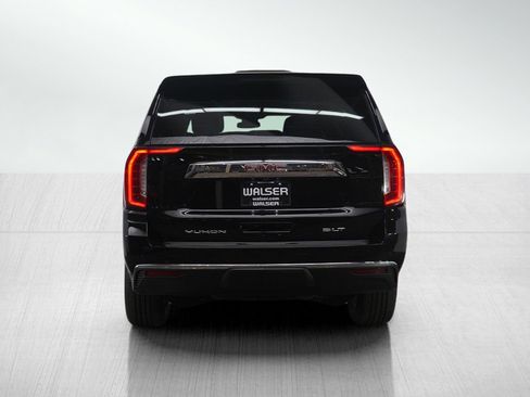 Used 2023 GMC Yukon XL SLT image 4