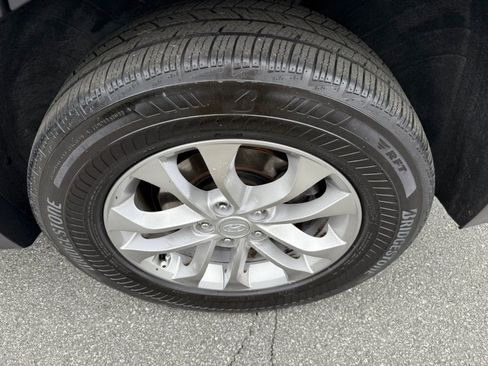 Used 2019 Hyundai Santa Fe SE FWD image 28