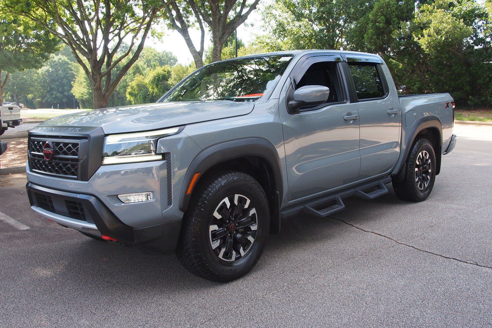 Used 2022 Nissan Frontier Pro-X RWD image 3