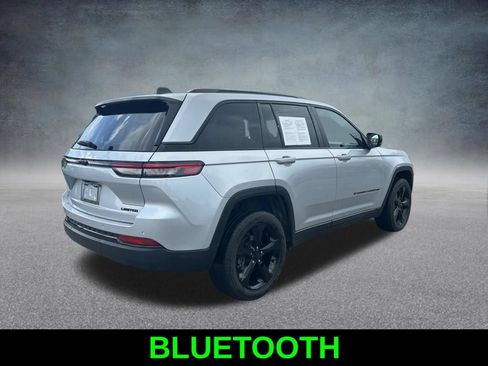Certified 2024 Jeep Grand Cherokee Limited w/ Black Appearance Package RWD image 5