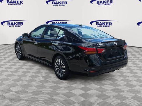 Used 2024 Nissan Altima 2.5 SV FWD image 5