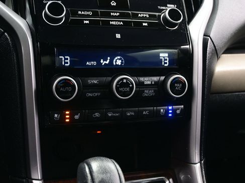 Used 2022 Subaru Ascent Touring AWD/4WD image 23