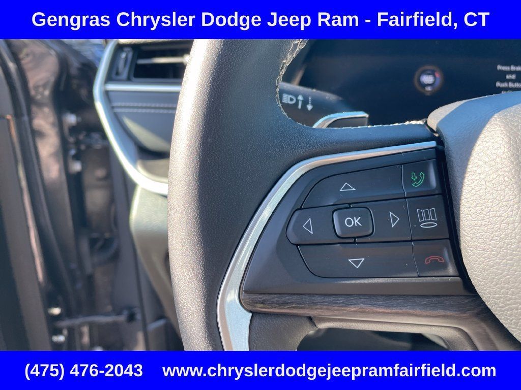 Used 2023 Jeep Grand Cherokee L Limited w/ Luxury Tech Group II AWD/4WD image 54