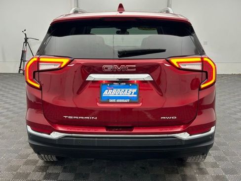 Used 2022 GMC Terrain SLT image 15