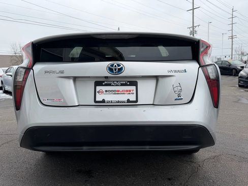 Used 2017 Toyota Prius Two image 15