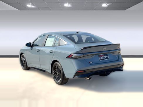 New 2026 Nissan Sentra SR w/ Floor Mat Package FWD image 3