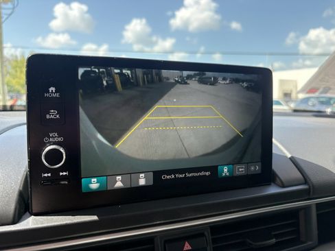 Certified 2024 Honda Pilot Touring image 18