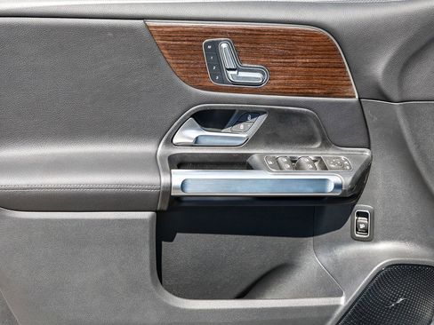 New 2026 Mercedes-Benz GLB 250 image 21