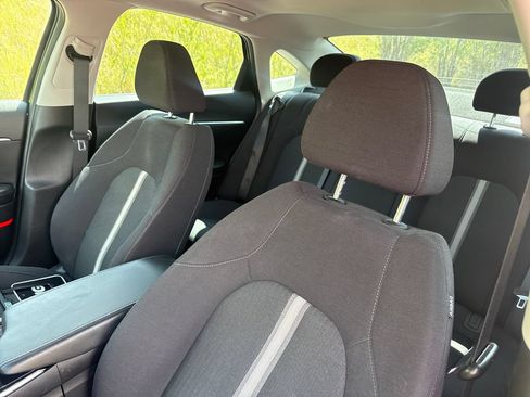 Used 2022 Hyundai Sonata SEL w/ Convenience Package FWD image 12
