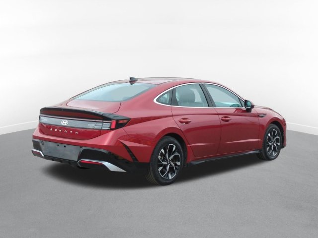 Used 2024 Hyundai Sonata SEL FWD image 3