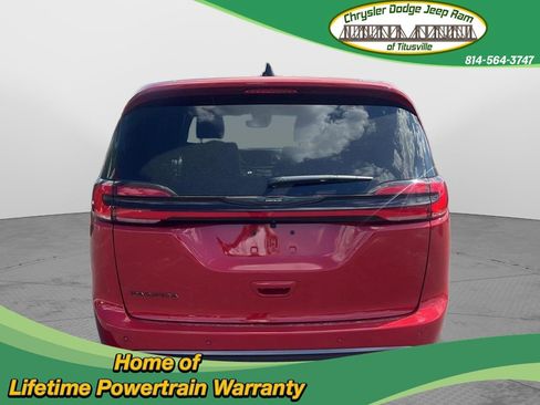 New 2026 Chrysler Pacifica Select image 7