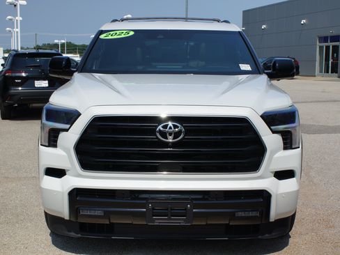 Used 2025 Toyota Sequoia Limited AWD/4WD image 25