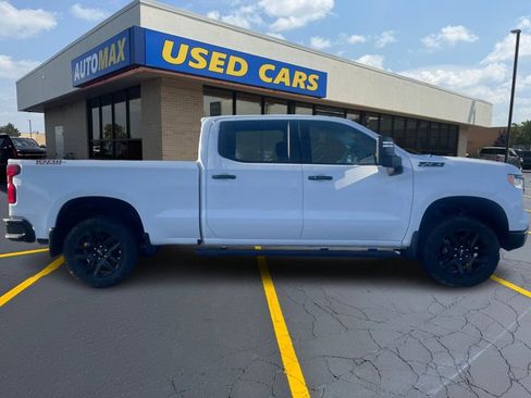 Used 2025 Chevrolet Silverado 1500 LT Trail Boss w/ Convenience Package II AWD/4WD image 2