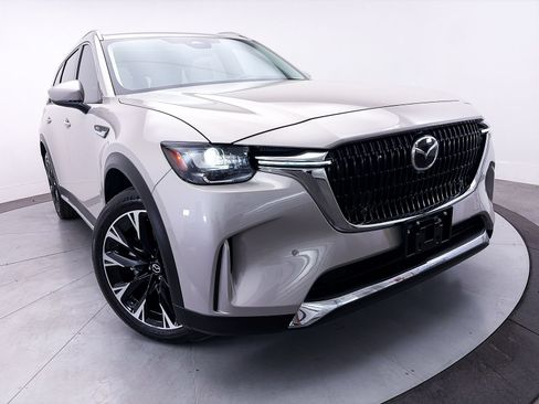 Used 2024 MAZDA CX-90 Plug-In Hybrid w/ Premium Pkg AWD/4WD image 3