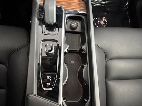 Used 2023 Volvo XC60 B5 Plus AWD/4WD image 30