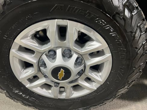 Used 2022 Chevrolet Silverado 2500 LT AWD/4WD image 41