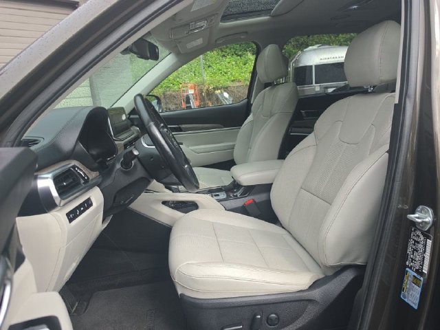 Used 2021 Kia Telluride EX w/ EX Premium Package AWD/4WD image 9
