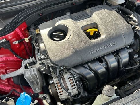 Used 2020 Hyundai Elantra SEL image 30