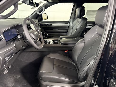 New 2026 Jeep Grand Wagoneer Limited AWD/4WD image 12