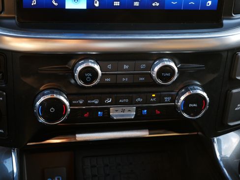 Used 2023 Ford F150 Lariat w/ Equipment Group 502A High AWD/4WD image 23