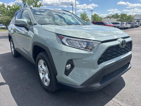 Used 2020 Toyota RAV4 XLE w/ Convenience Package image 8