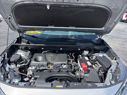 Used 2021 Toyota RAV4 XLE w/ Convenience Package FWD image 31