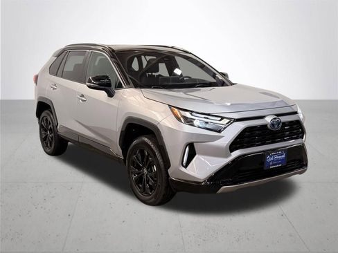 Used 2024 Toyota RAV4 XSE AWD/4WD image 8
