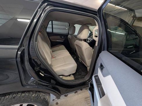 Used 2011 Ford Edge SE FWD image 27