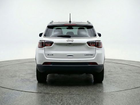Used 2025 Jeep Compass Trailhawk AWD/4WD image 7