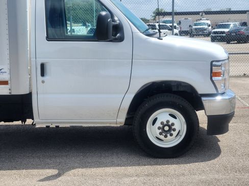 New 2025 Ford E-350 and Econoline 350 Super Duty w/ Power Equipment Group image 5
