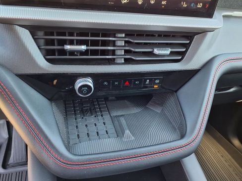 Certified 2025 Ford Explorer ST image 19