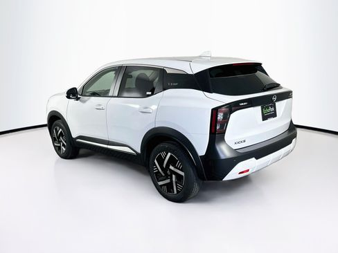 Used 2025 Nissan Kicks SV FWD image 5