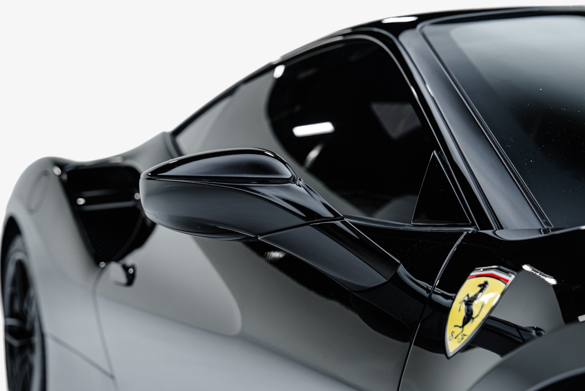 Used 2016 Ferrari 488 GTB RWD image 26