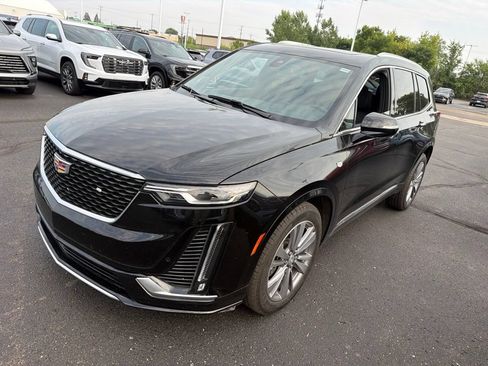 Used 2025 Cadillac XT6 Premium Luxury w/ LPO, Floor Liner Package AWD/4WD image 5