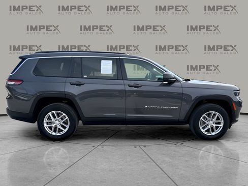 Used 2024 Jeep Grand Cherokee L Laredo RWD image 6