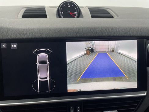 Certified 2020 Porsche Cayenne image 23