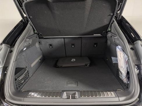 New 2026 Porsche Macan 4 Electric image 17