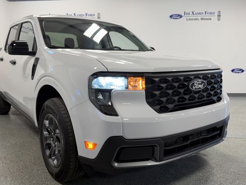 New 2025 Ford Maverick XLT w/ Equipment Group 301A image 28