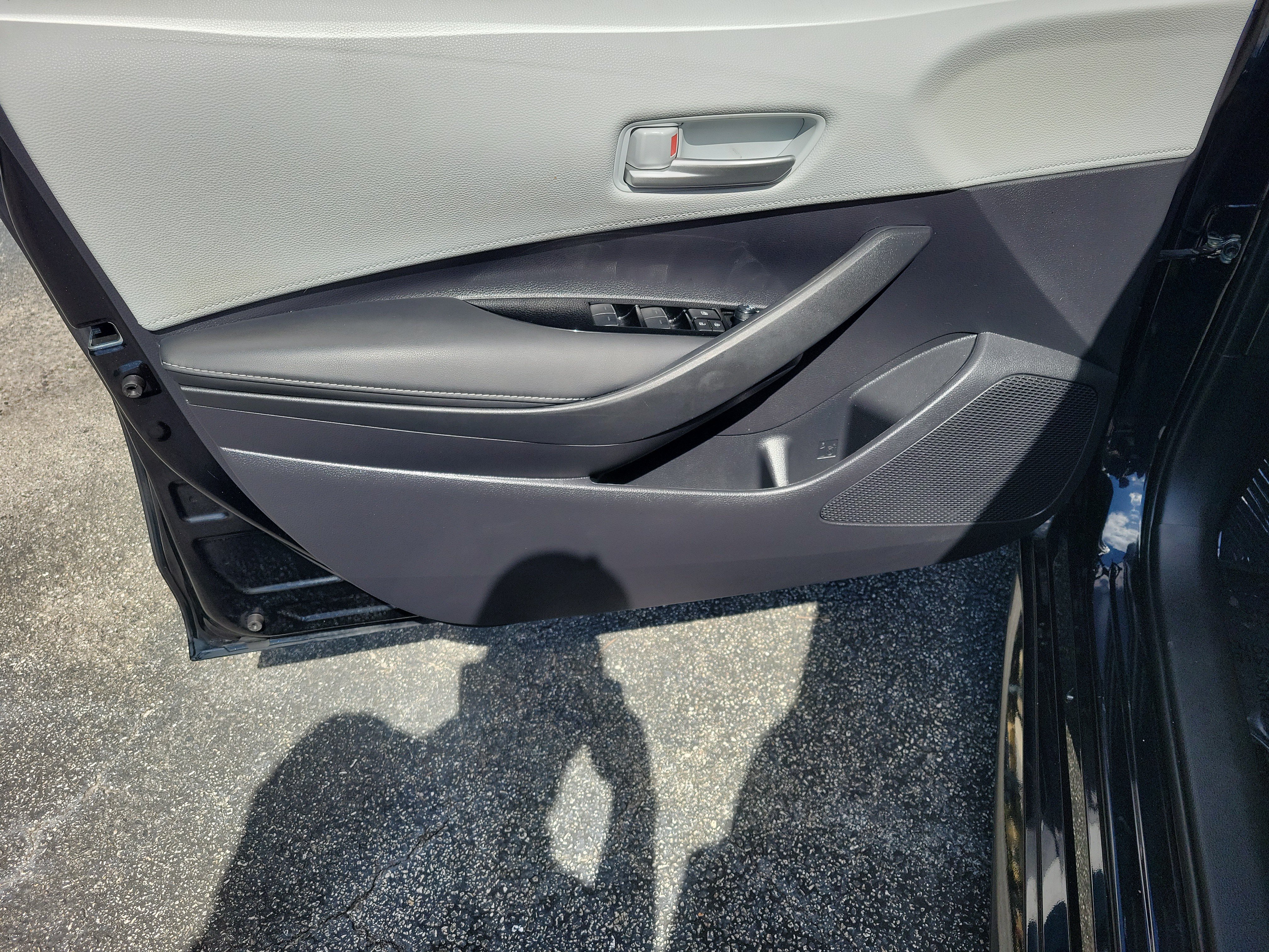Used 2025 Toyota Corolla SE FWD image 23