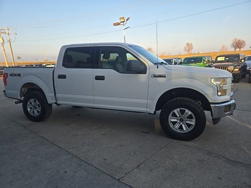 Used 2015 Ford F150 XLT image 12